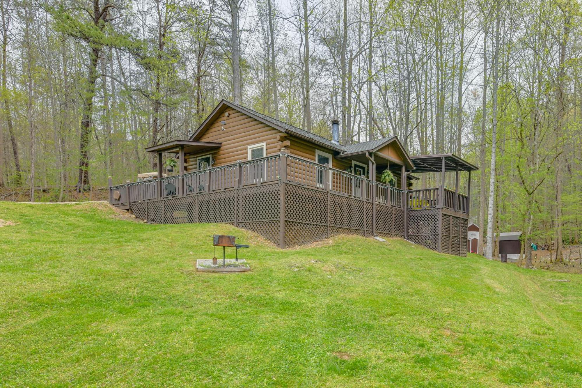 Smoky Mountain Cozy Cove Cabin Deck And Fire Pit! Cosby Экстерьер фото